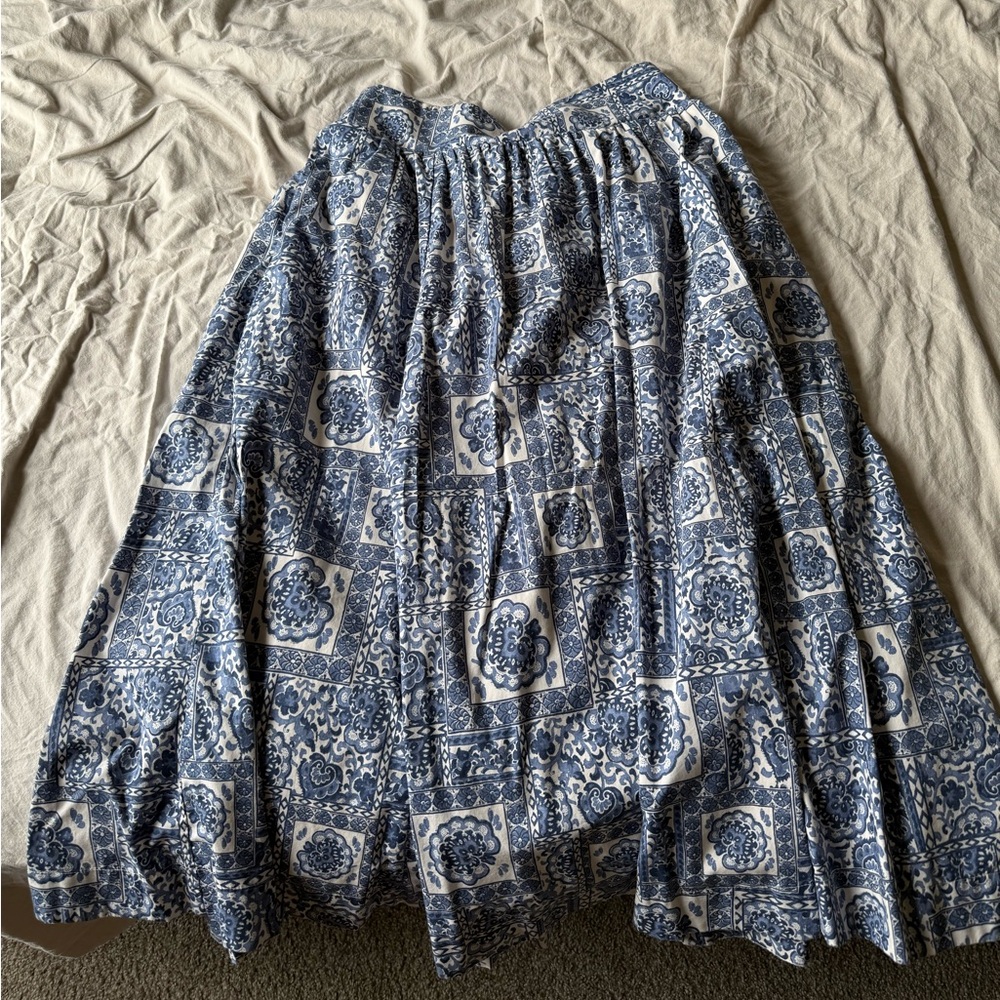 Abercrombie & Fitch Blue and White Patterned Skirt